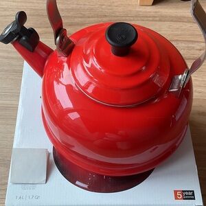 Le Creuset kettle 1.6 L / 1.7 qt